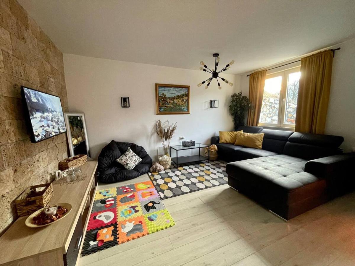 Vila Maslacak Popovici Luaran gambar