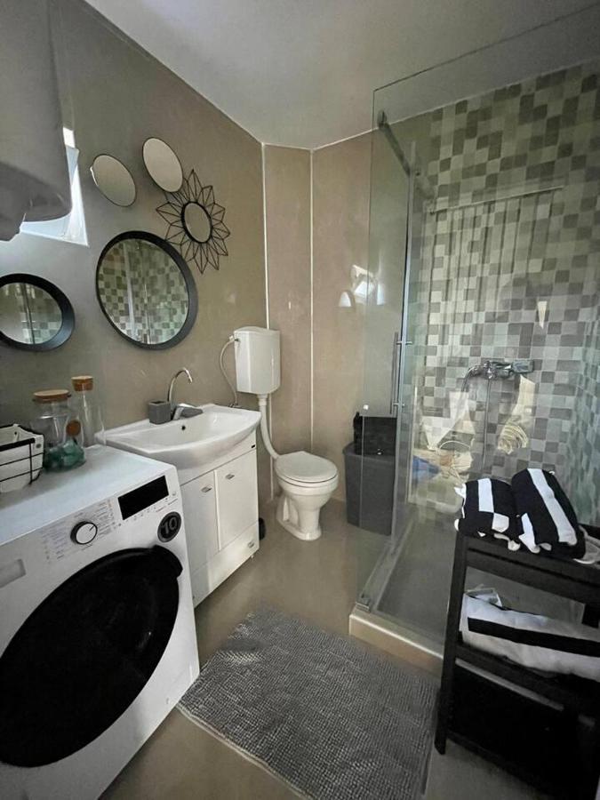 Vila Maslacak Popovici Luaran gambar