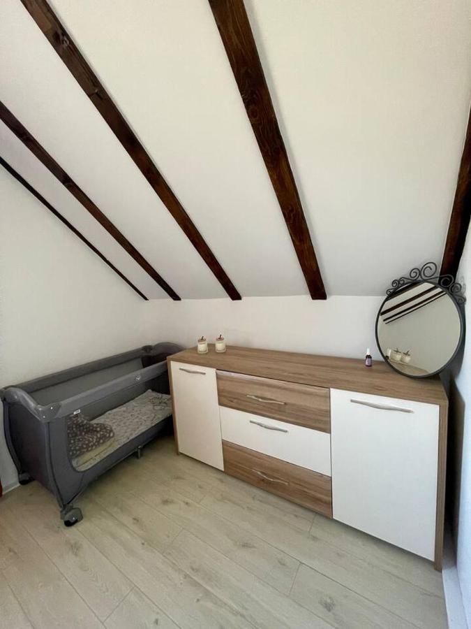 Vila Maslacak Popovici Luaran gambar